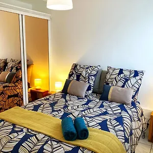 https://apt-4p-clim-terrace-parking-beach-at-50m-6.fr-provencehotel.com